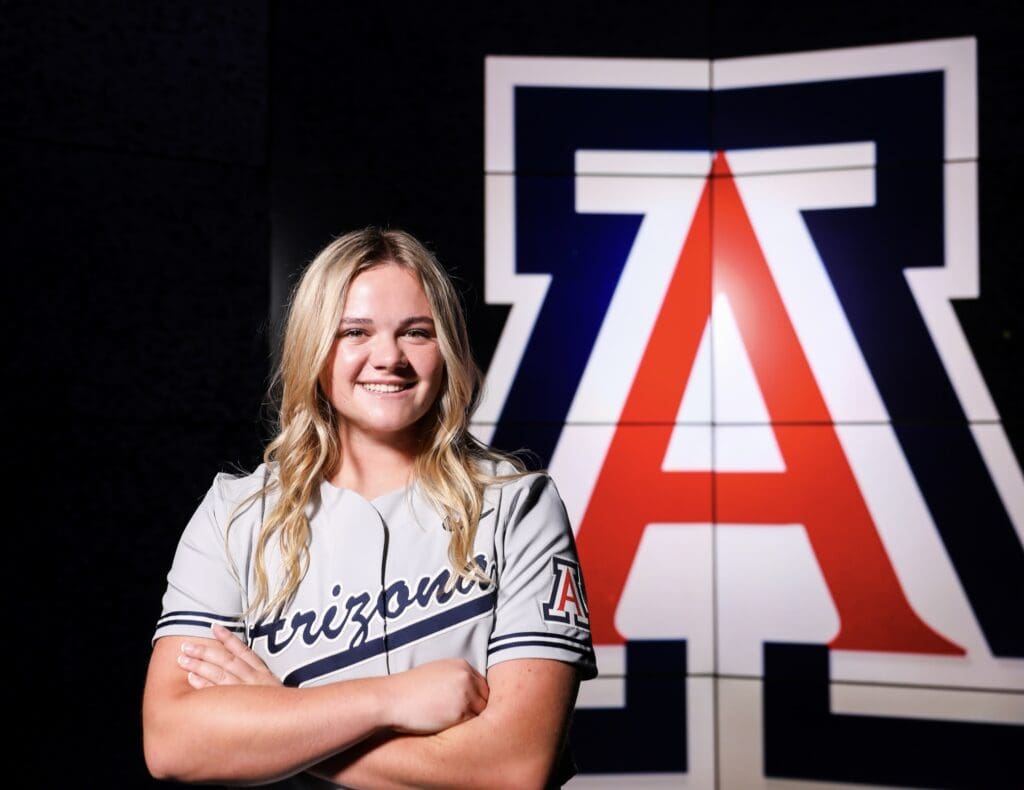 DO NOT USE 

TUCSON, ARIZ. — Arizona Softball recruits.
Sept. 11, 2021. 
Photo by Simon Asher / Arizona Athletics RESTRICTED USE. ARIZONA INTERNAL USE ONLY